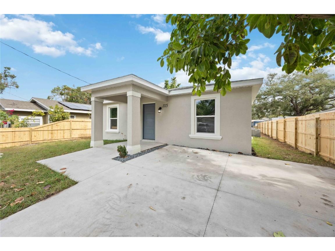 1115 2nd Street E Bradenton FL 34208 A4675053 image1