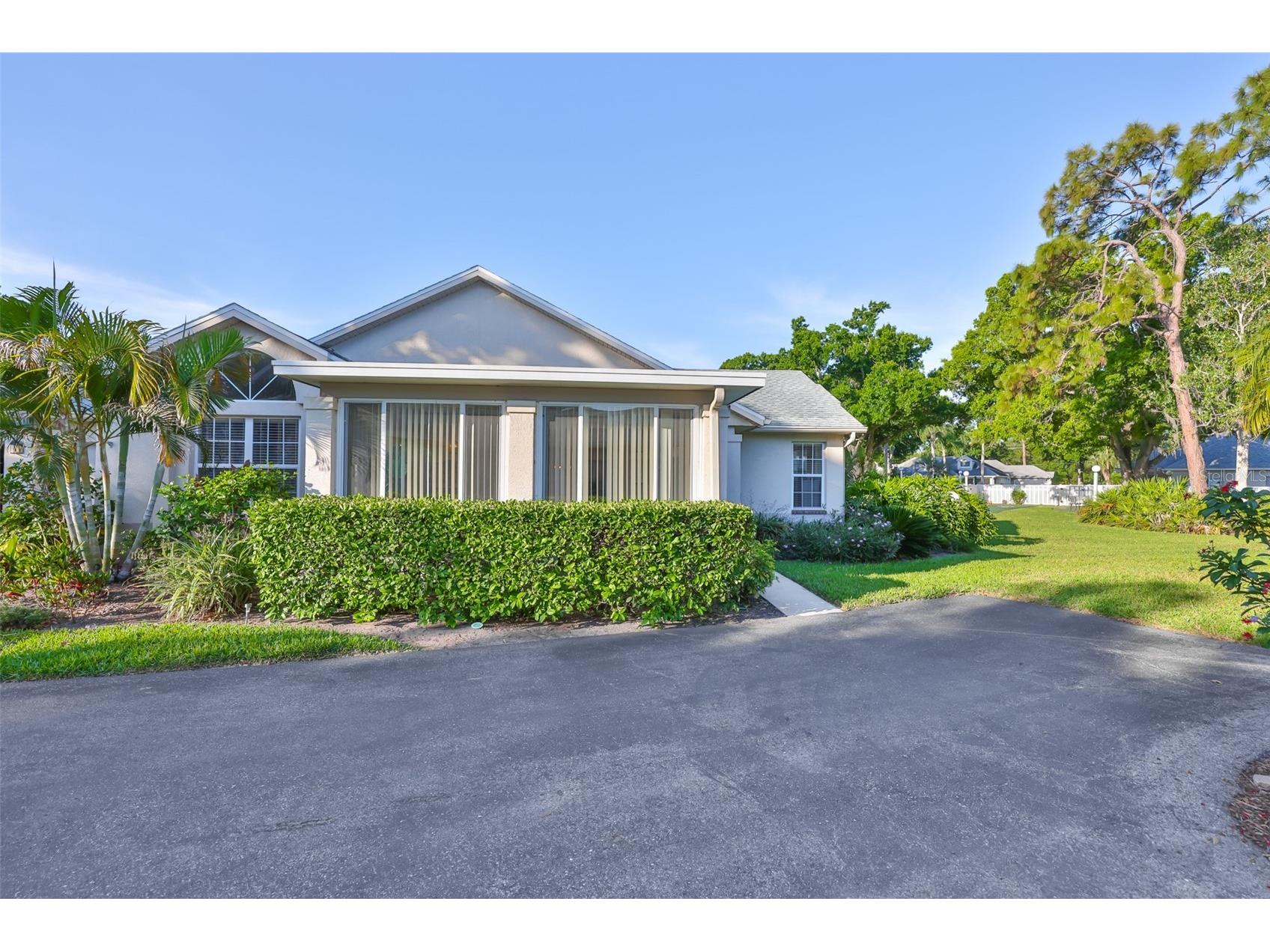 1115 Golfview Woods Drive Sun City Center FL 33573 TB8500610 image3