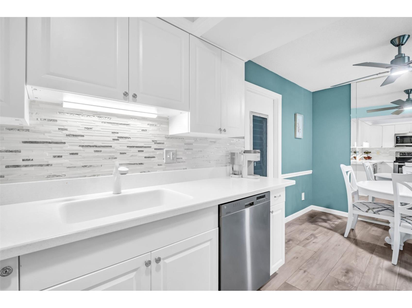 1115 Queen Anne Drive #C Palm Harbor FL 34684 - LAKE TARPON TB8475511 image14