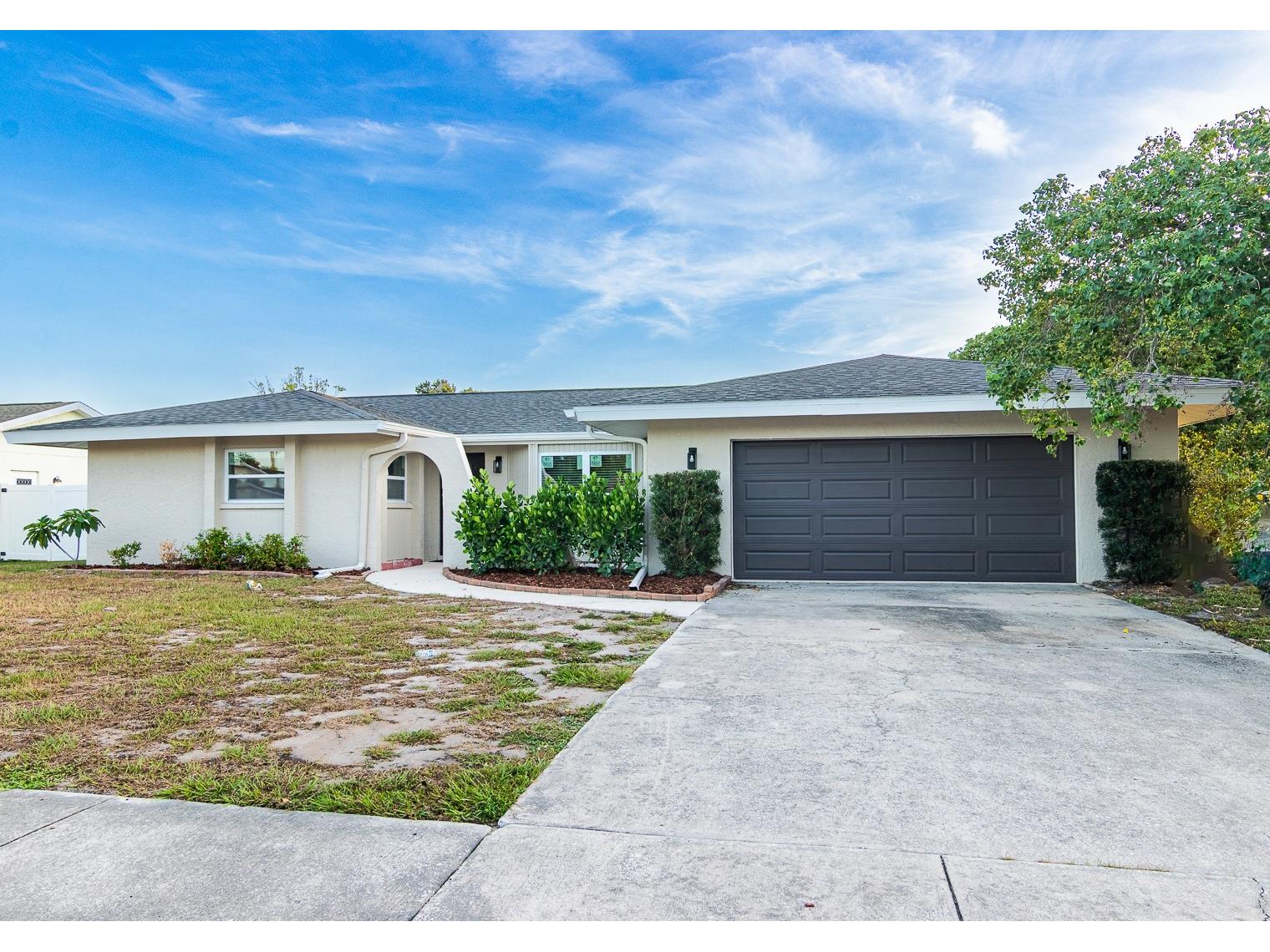 1115 Southern Pine Lane Sarasota FL 34243 A4698321 image1