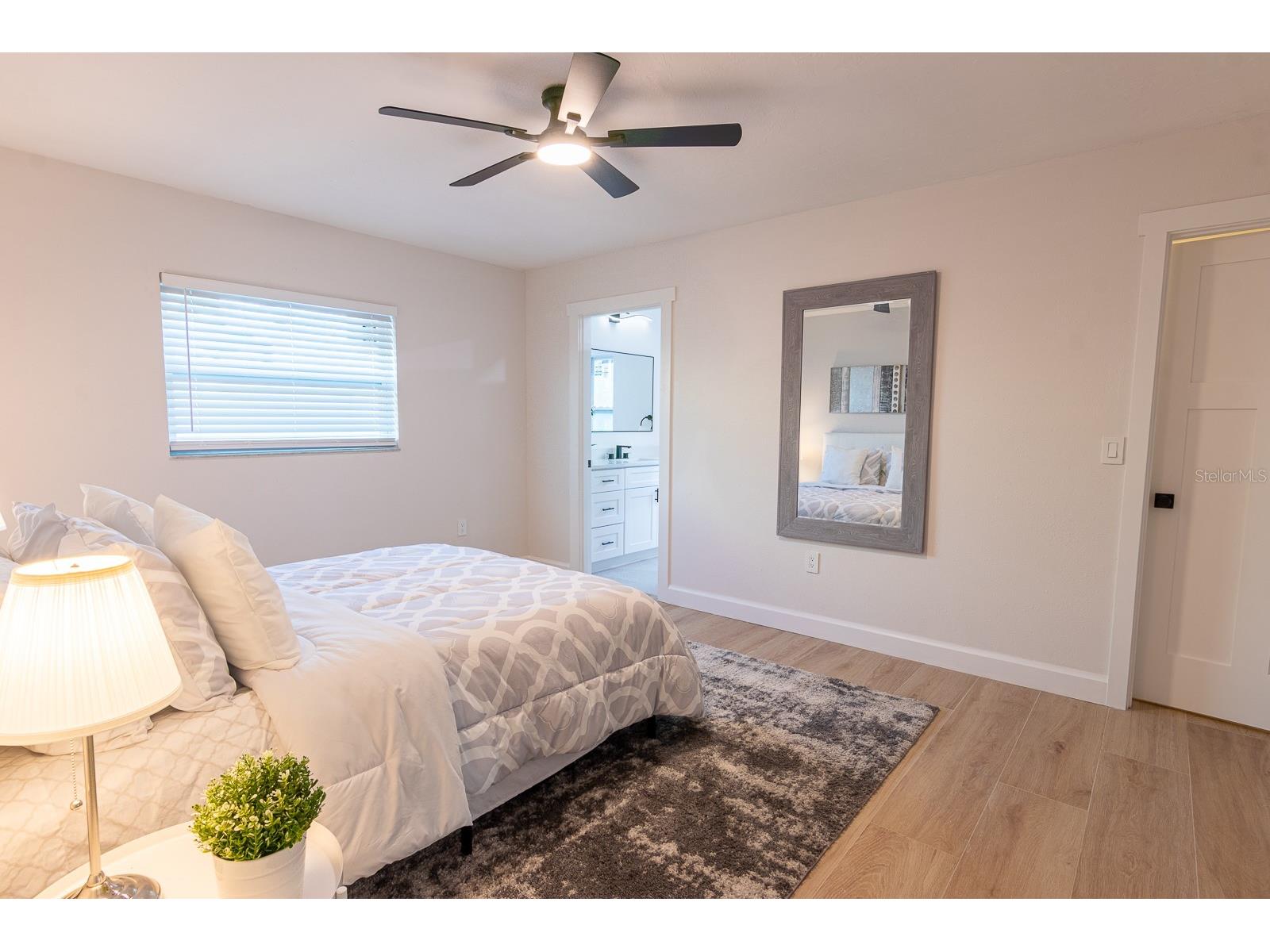 1115 Southern Pine Lane Sarasota FL 34243 A4698321 image16