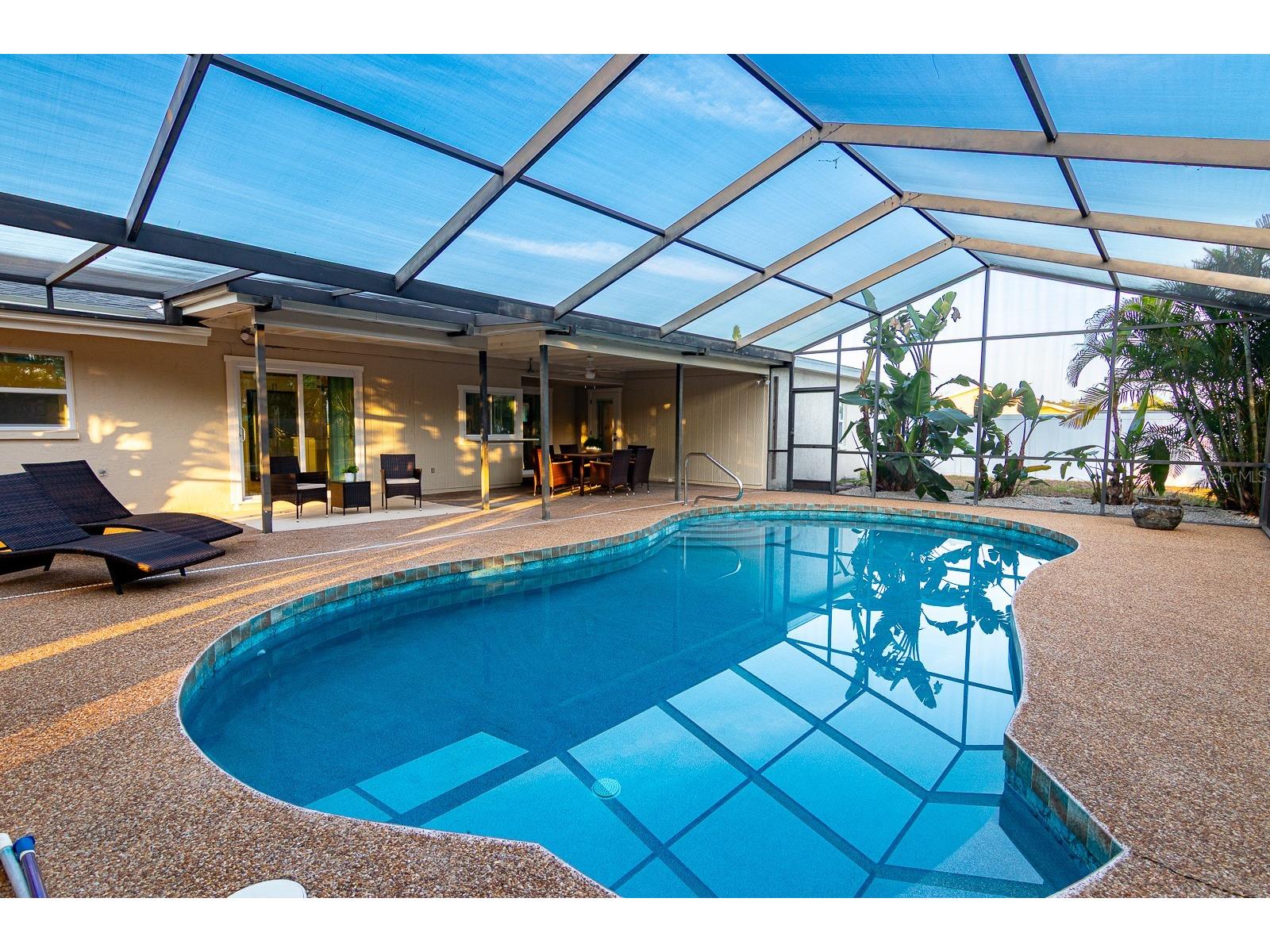1115 Southern Pine Lane Sarasota FL 34243 A4698321 image25