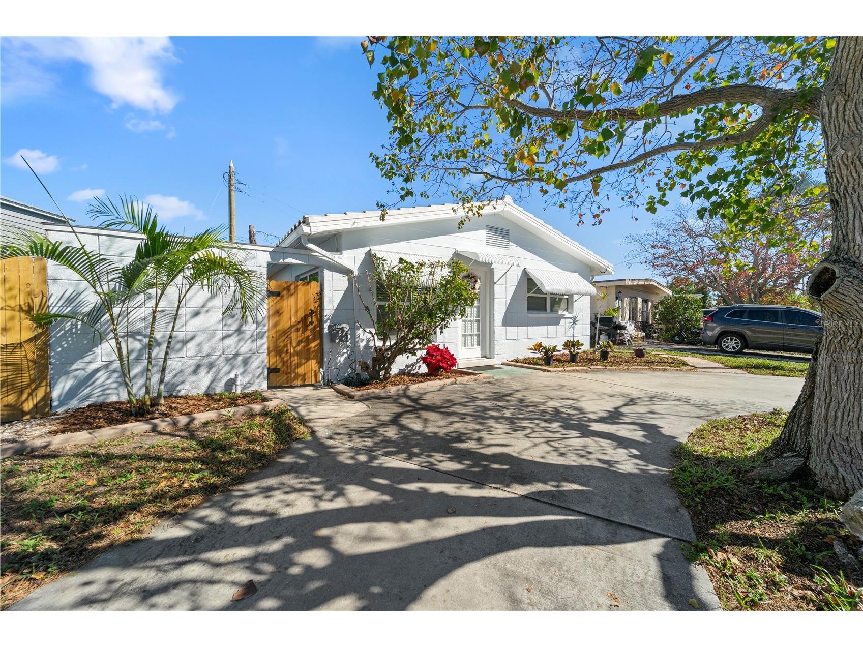 11155 2nd Street E Treasure Island FL 33706 TB8468928 image2