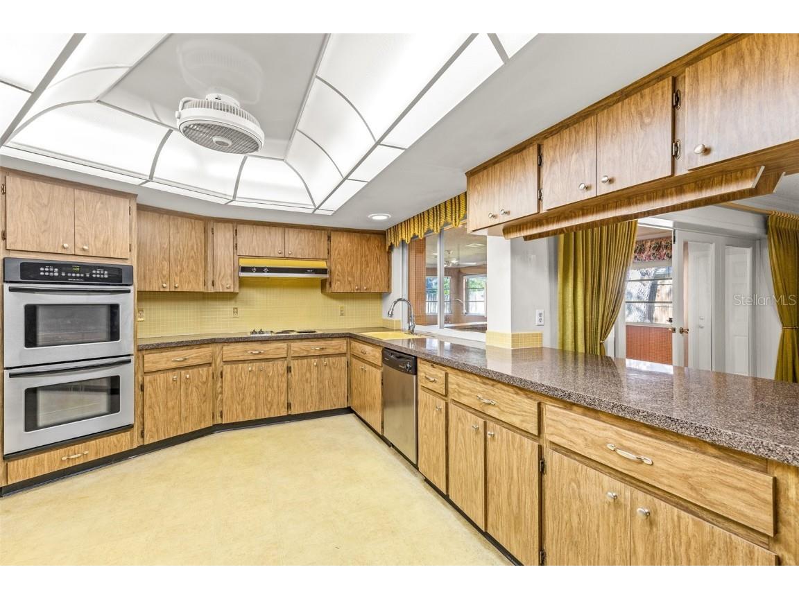 1116 N Riverhills Drive Temple Terrace FL 33617 TB8326070 image32