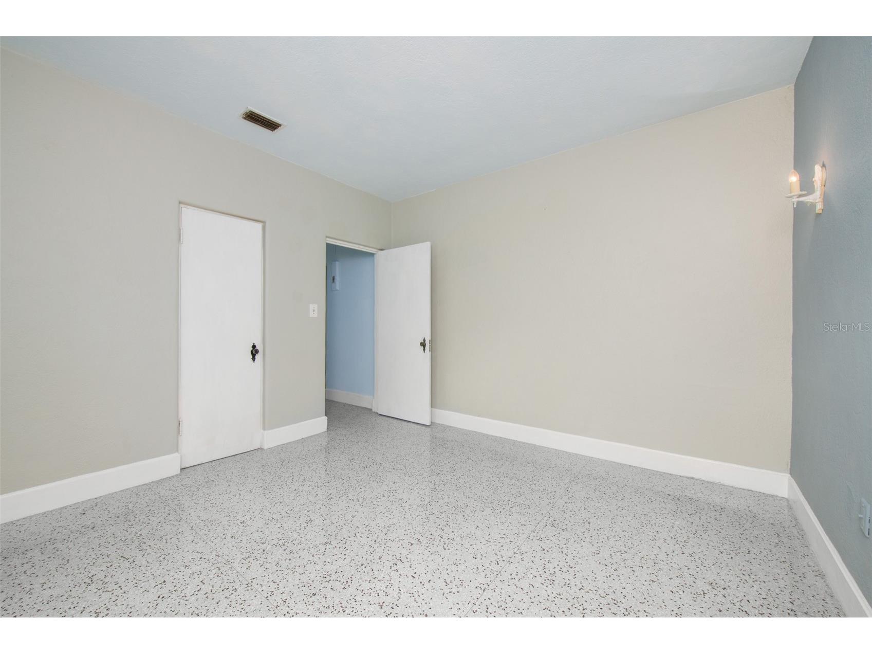 1116 S Mills Avenue Orlando FL 32806 O6336926 image27