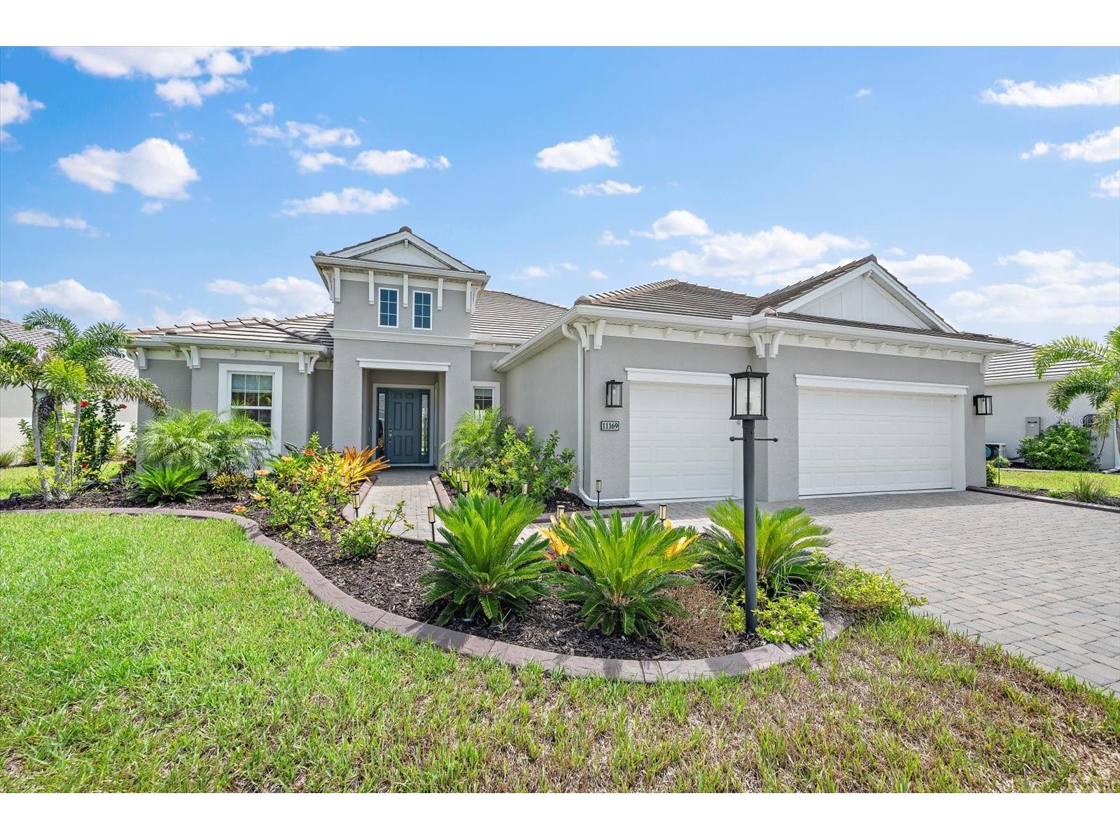 11169 Hogan Circle Englewood FL 34223 A4699622 image1