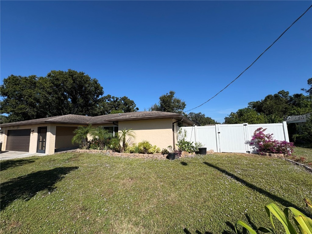 1117 Angela Maria Road Sarasota FL 34243 A4670431 image17