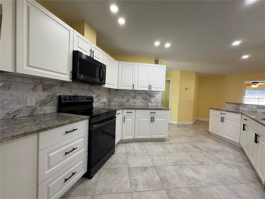 1117 Angela Maria Road Sarasota FL 34243 A4670431 image23