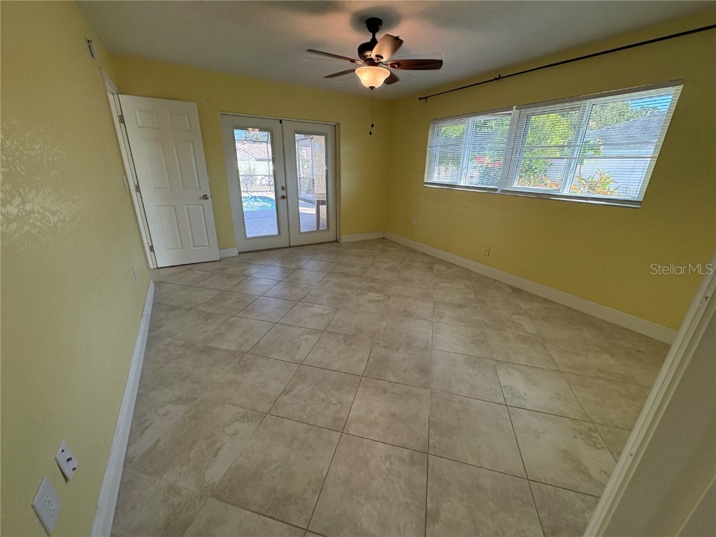 1117 Angela Maria Road Sarasota FL 34243 A4670431 image31