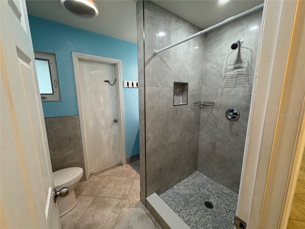 1117 Angela Maria Road Sarasota FL 34243 A4670431 image34