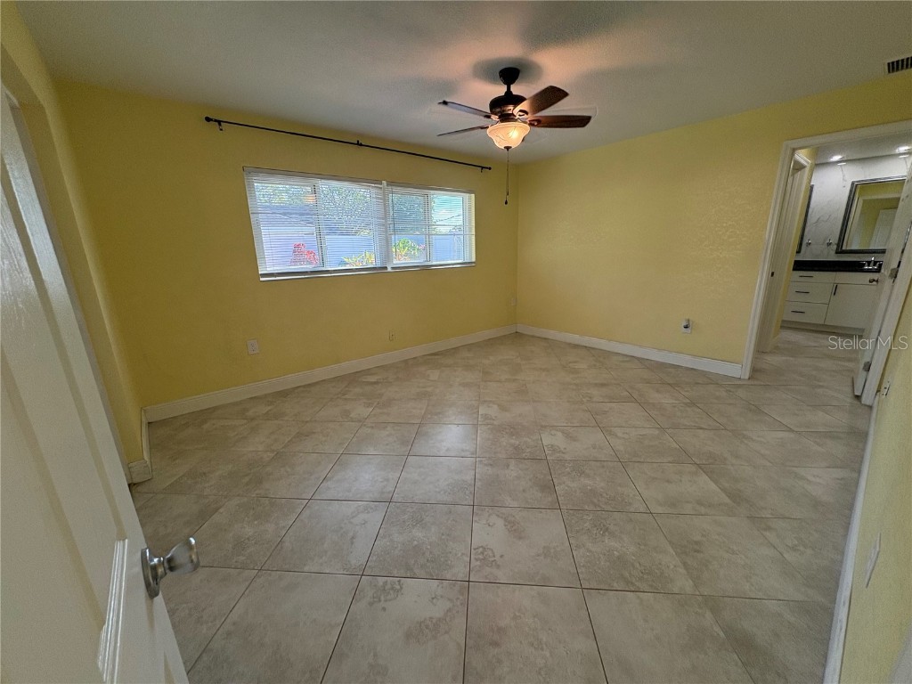 1117 Angela Maria Road Sarasota FL 34243 A4670431 image37