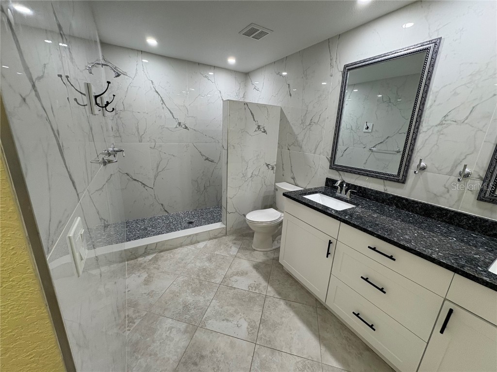 1117 Angela Maria Road Sarasota FL 34243 A4670431 image38