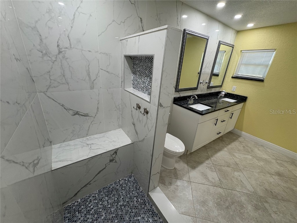 1117 Angela Maria Road Sarasota FL 34243 A4670431 image42