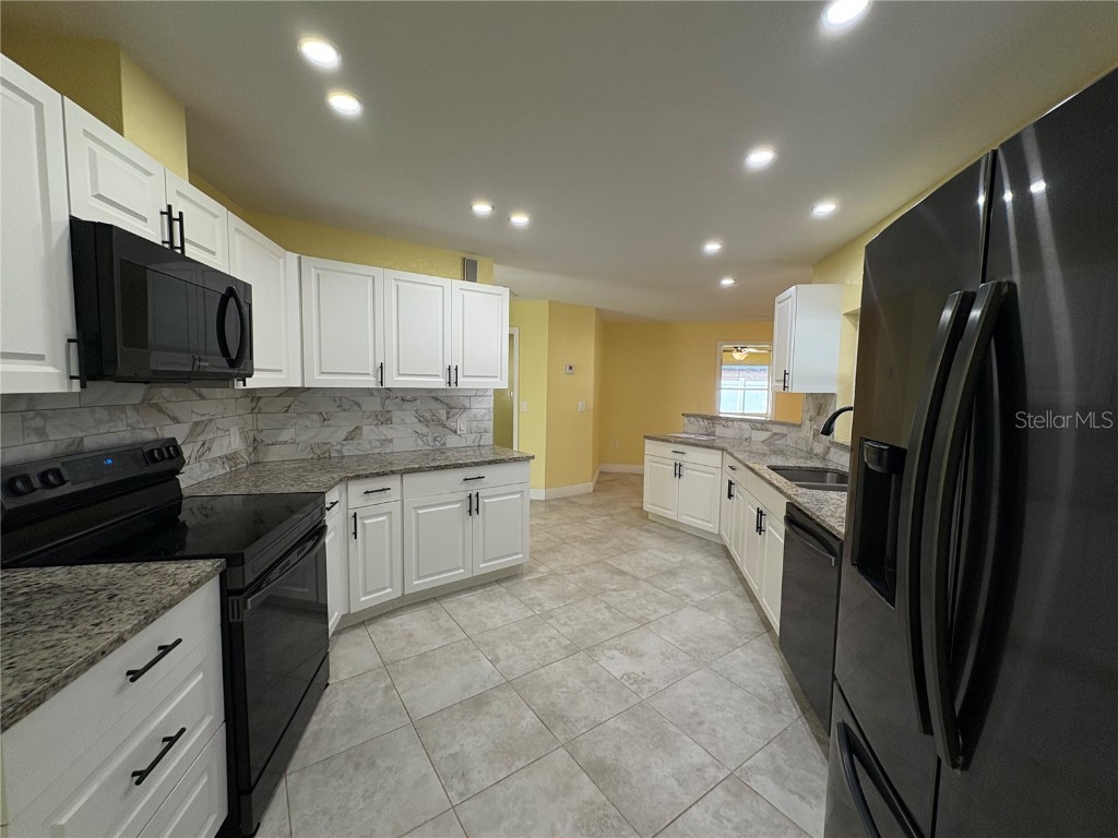 1117 Angela Maria Road Sarasota FL 34243 A4670431 image51