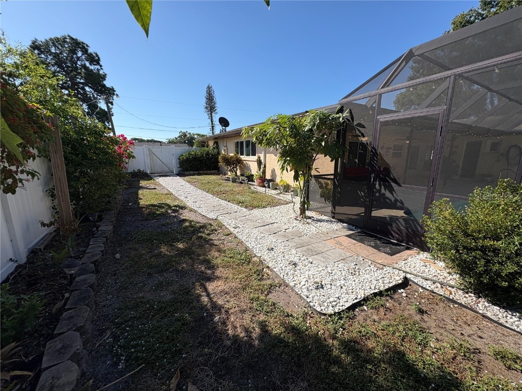 1117 Angela Maria Road Sarasota FL 34243 A4670431 image56