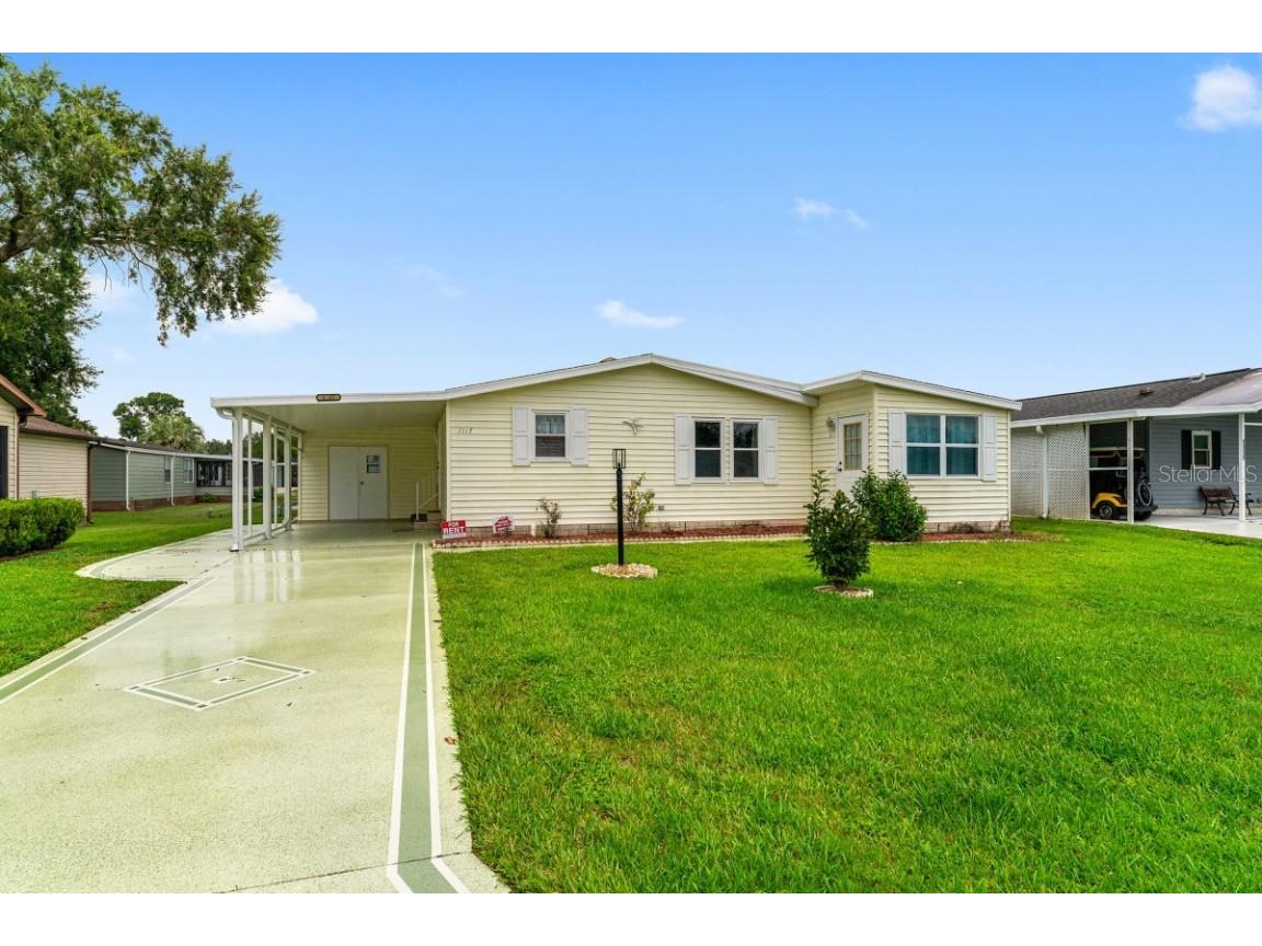 1117 Paradise Drive Lady Lake FL 32159 A4659524 image1