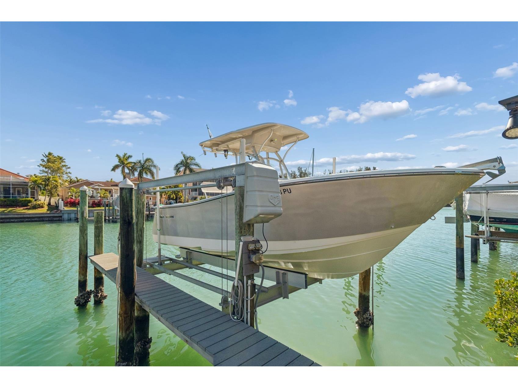 1117 Pinellas Bayway S #301 Saint Petersburg FL 33715 TB8474600 image1