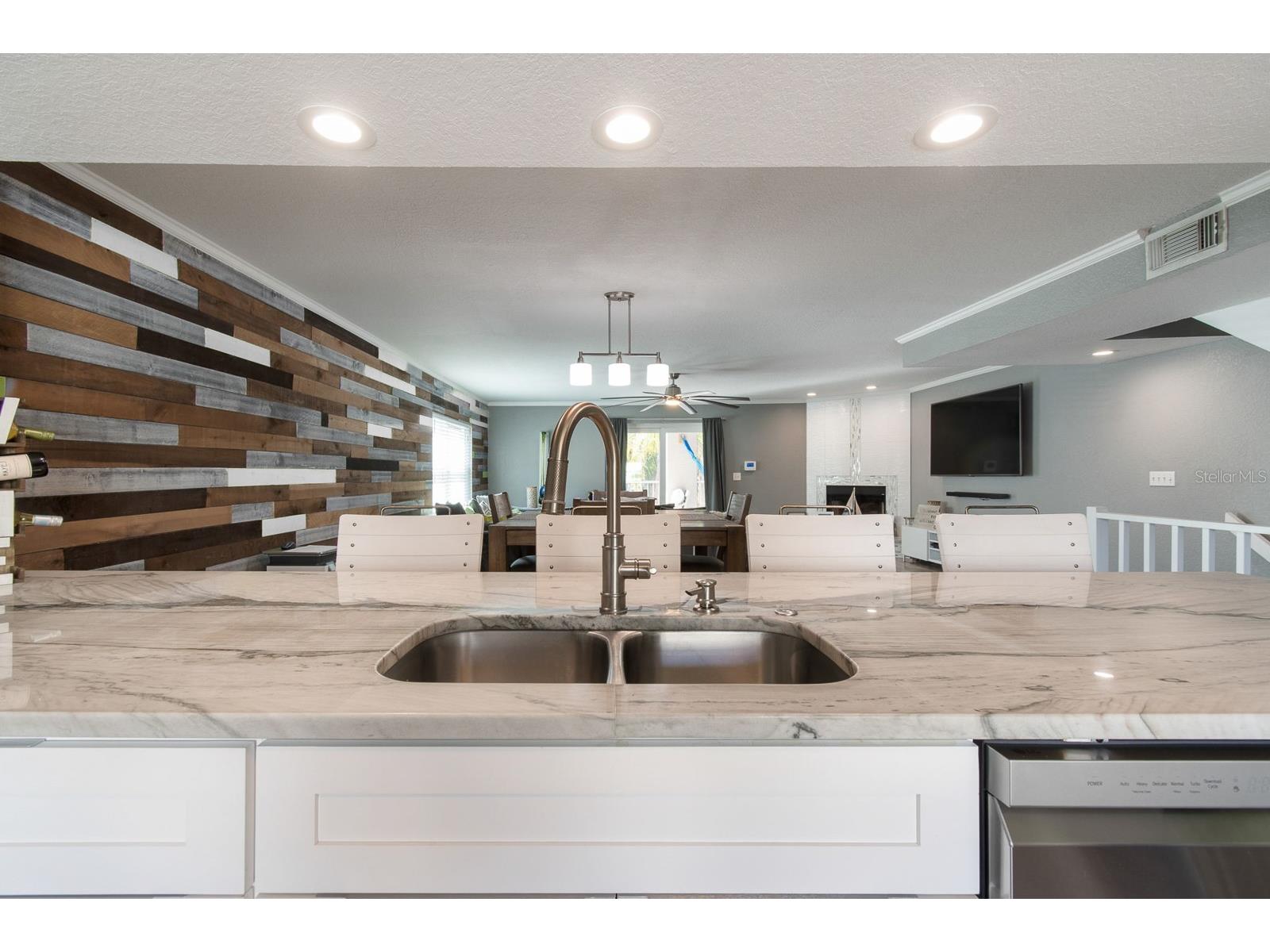 1117 Pinellas Bayway S #301 Saint Petersburg FL 33715 TB8474600 image14