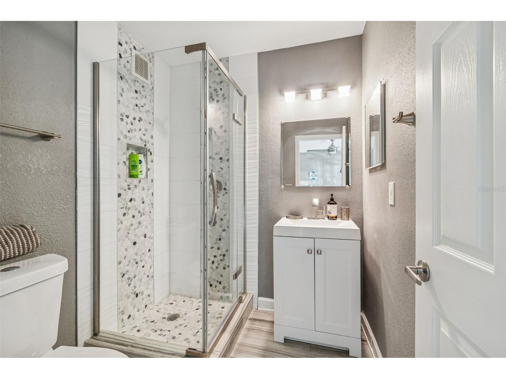 1117 Pinellas Bayway S #301 Saint Petersburg FL 33715 TB8474600 image32