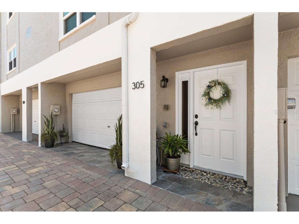 1117 Pinellas Bayway S #305 Tierra Verde FL 33715 - Canal U8199629 image1