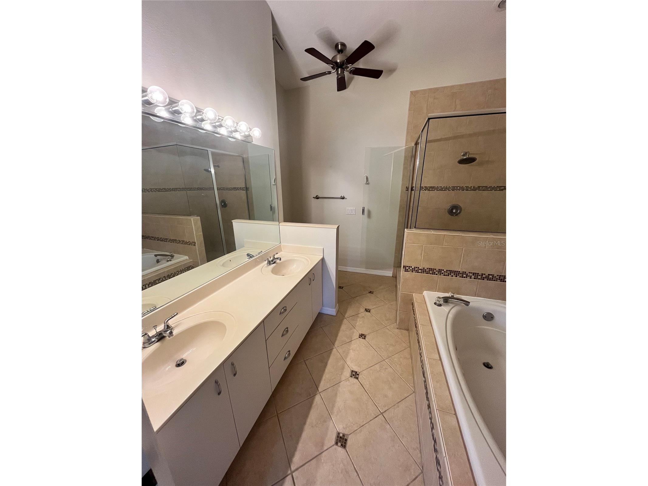 1117 S Pinellas Bayway S #306 Saint Petersburg FL 33715 TB8519930 image10