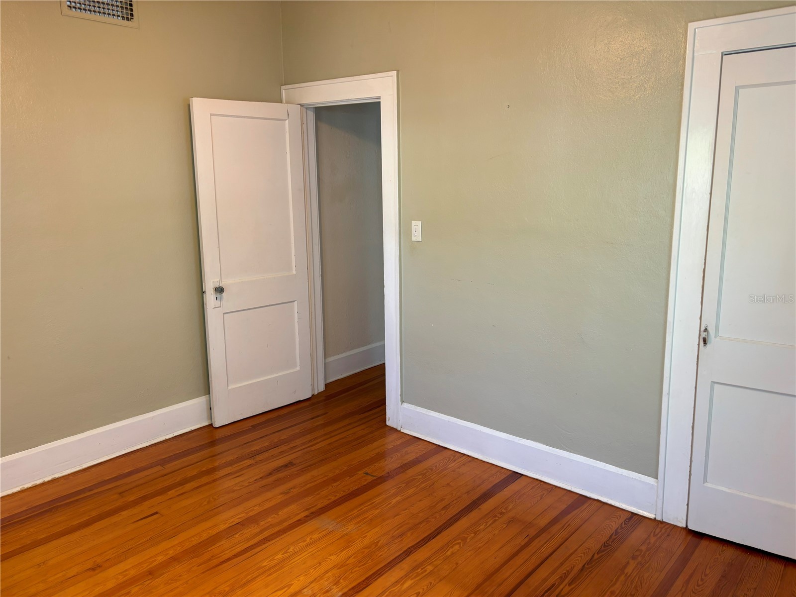 1118 23rd Avenue N Saint Petersburg FL 33704 TB8505201 image10