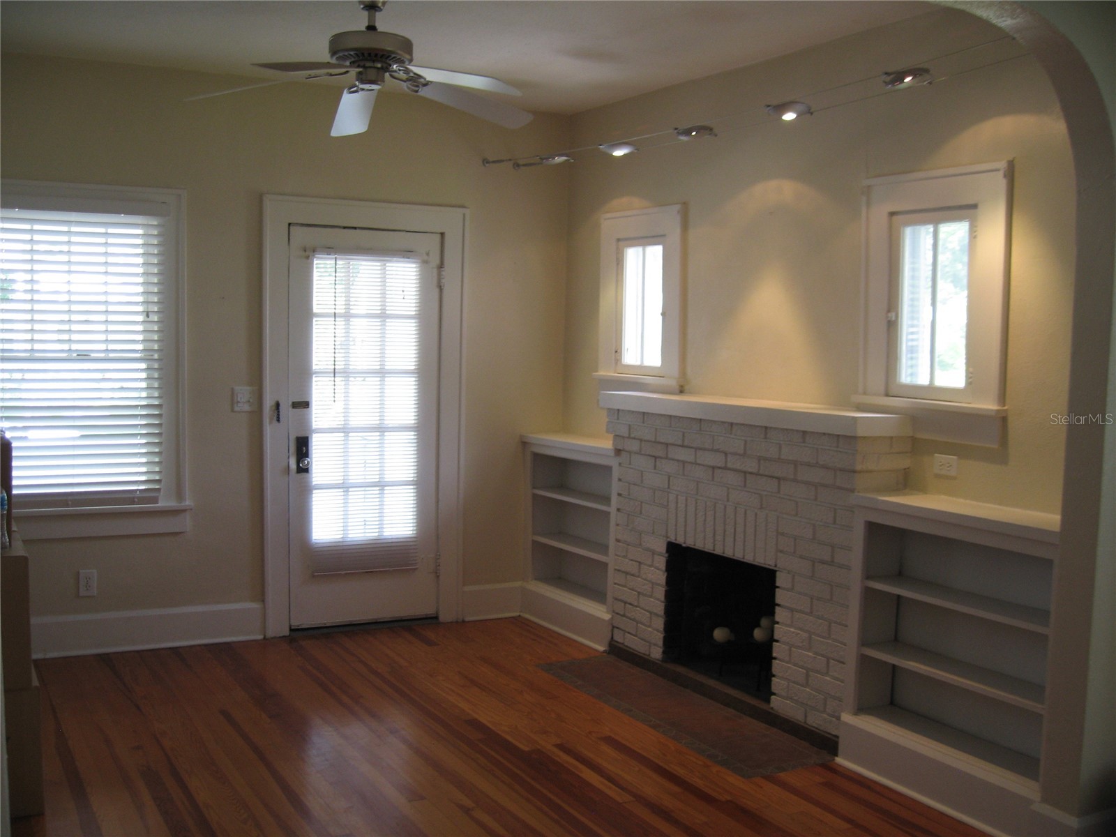1118 23rd Avenue N Saint Petersburg FL 33704 TB8505201 image4