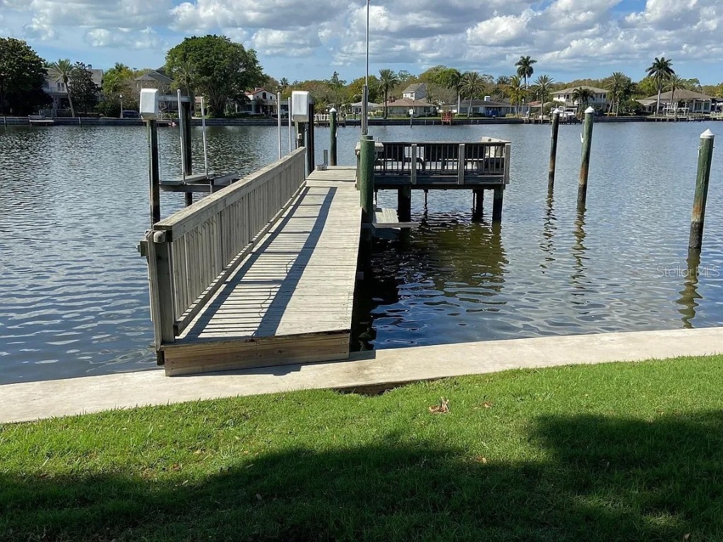 1118 Monterey Boulevard NE Saint Petersburg FL 33704 J994478 image1