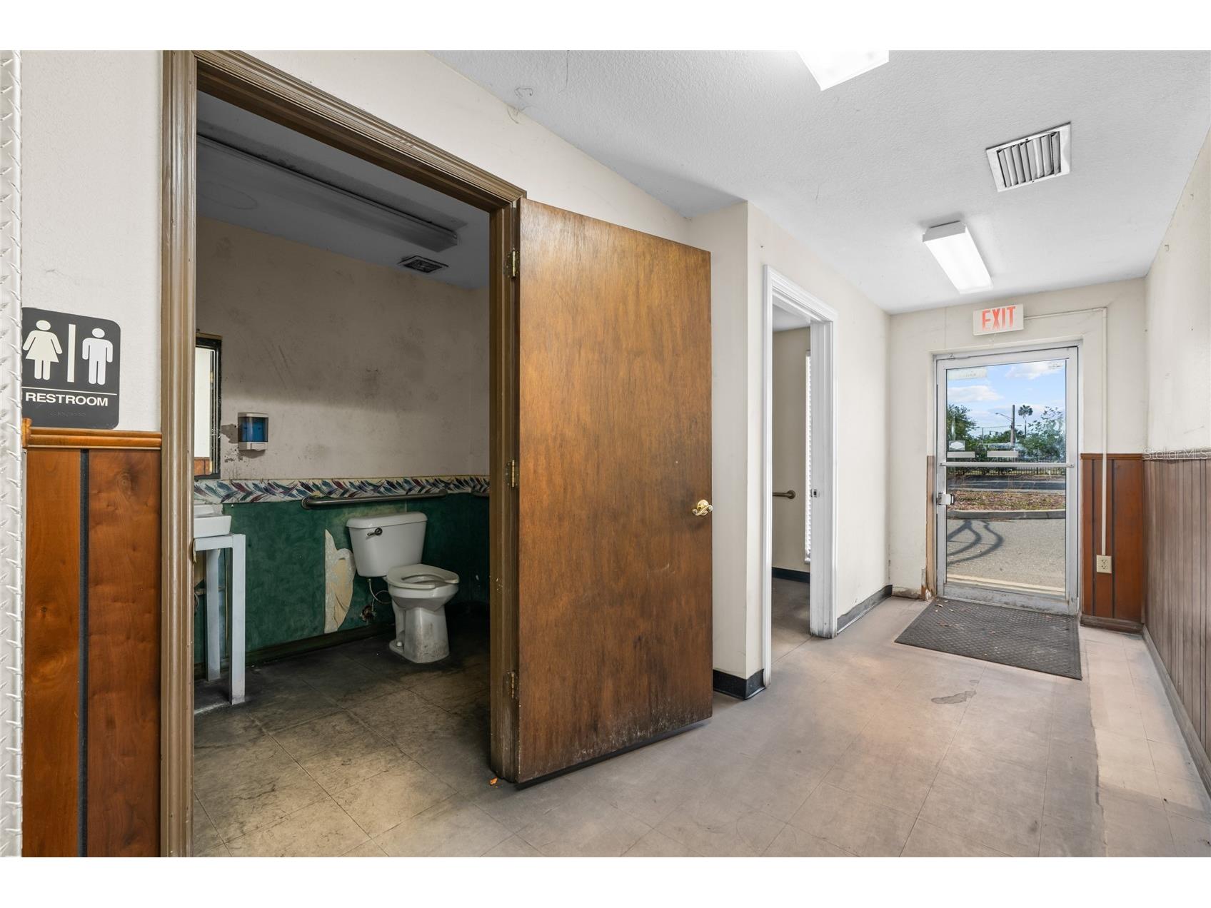 1118 N Magnolia Avenue Ocala FL 34475 OM725110 image38
