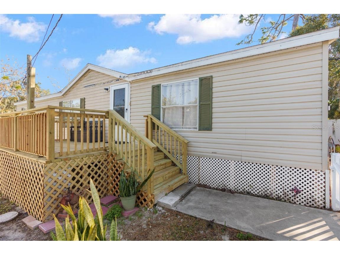 1118 Precision Street Holiday FL 34691 W7860545 image1