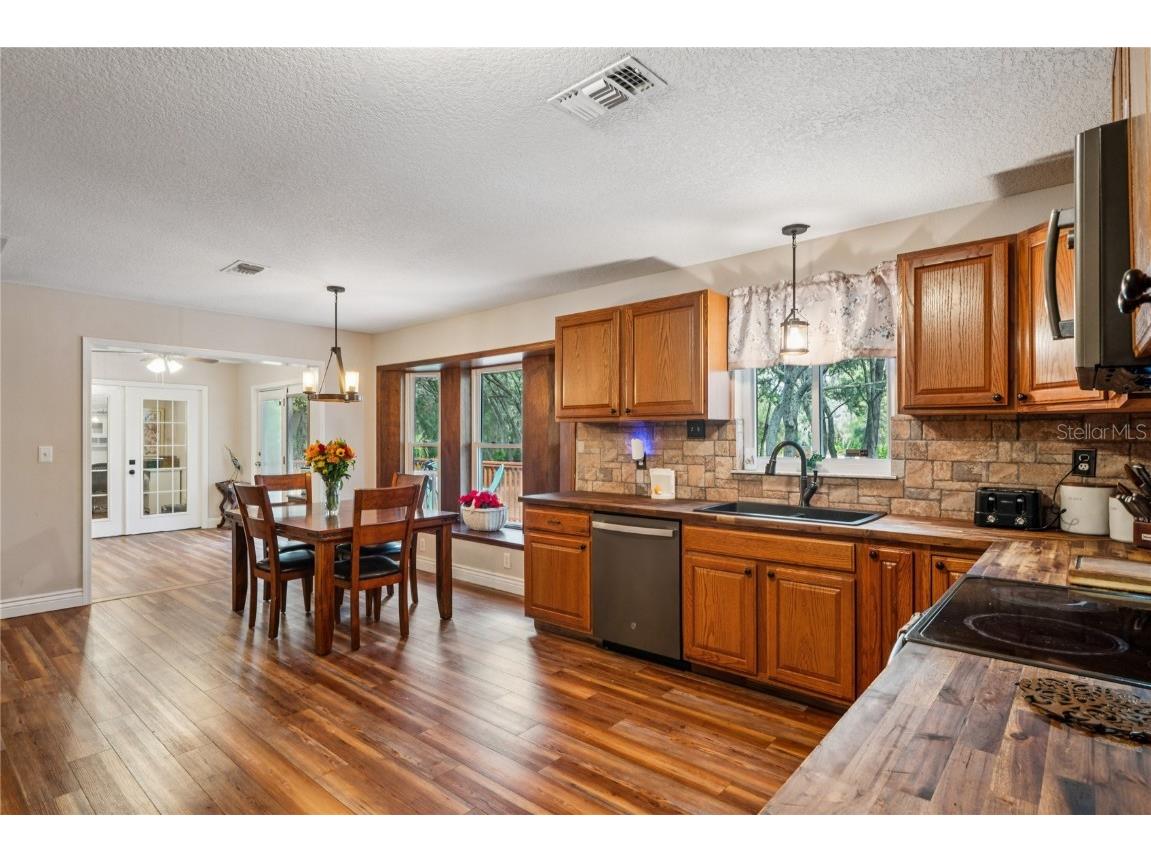 11185 Cleever Street Weeki Wachee FL 34614 W7881024 image17