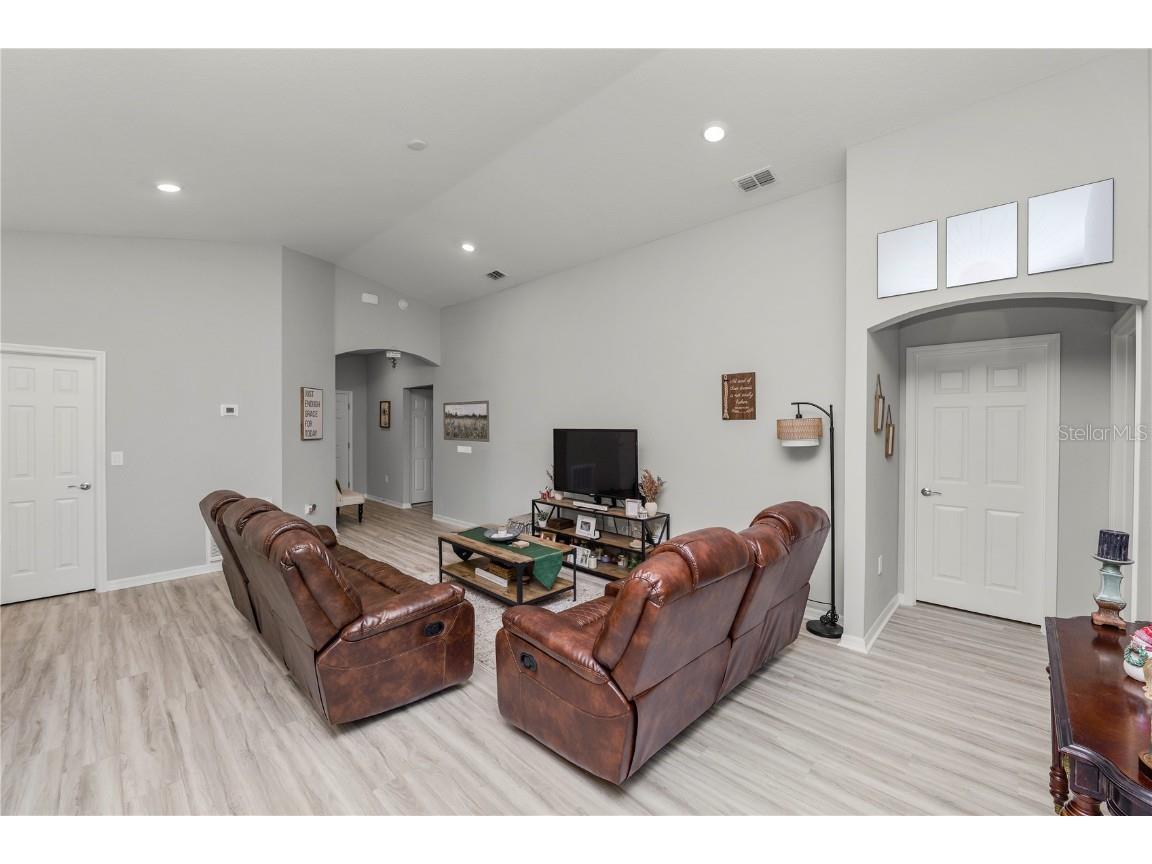 1119 Aruba Avenue Mulberry FL 33860 L4957854 image5