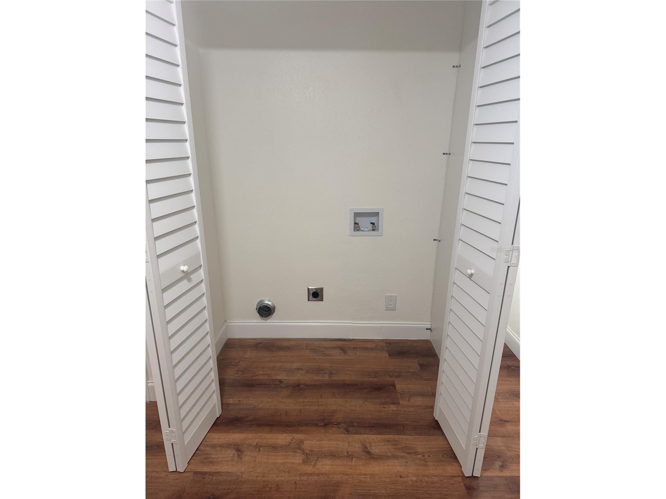 1119 Newton Avenue S Saint Petersburg FL 33705 TB8448262 image24