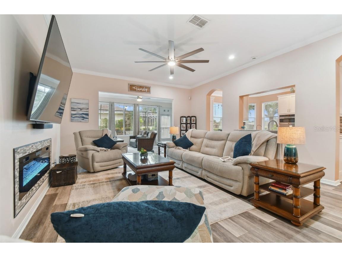 1119 Villeroy Drive Sun City Center FL 33573 T3551435 image40