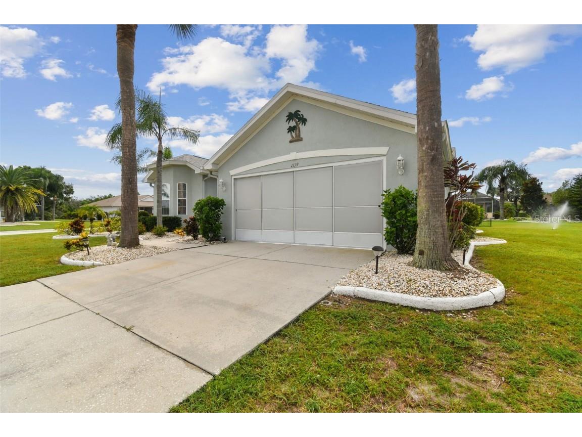 1119 Villeroy Drive Sun City Center FL 33573 T3551435 image6