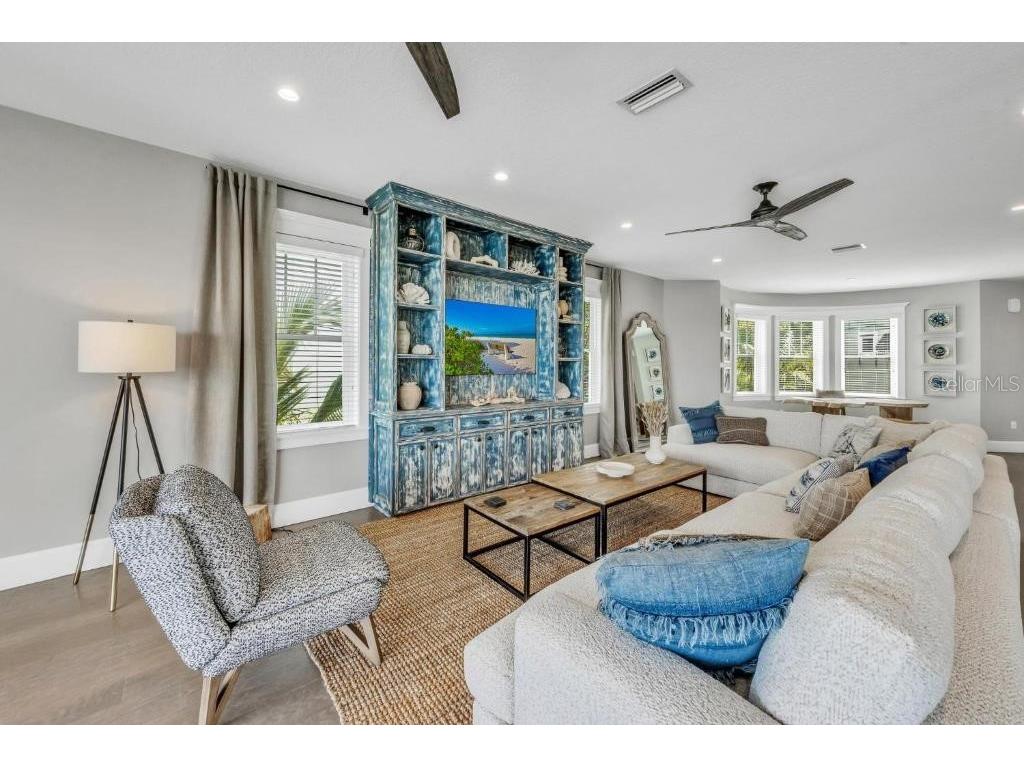 112 11th Street S Bradenton Beach FL 34217 A4660710 image9