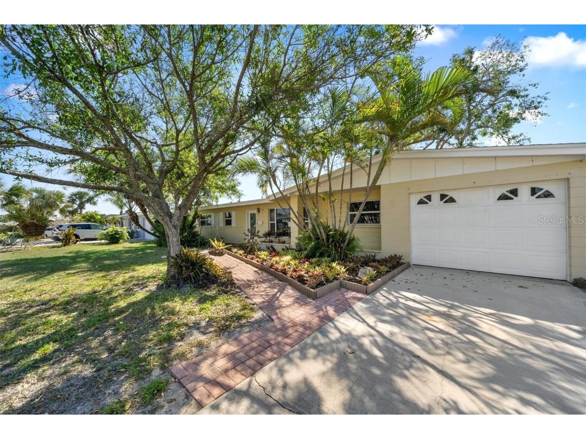 112 Alba Street E Venice FL 34285 N6124998 image1