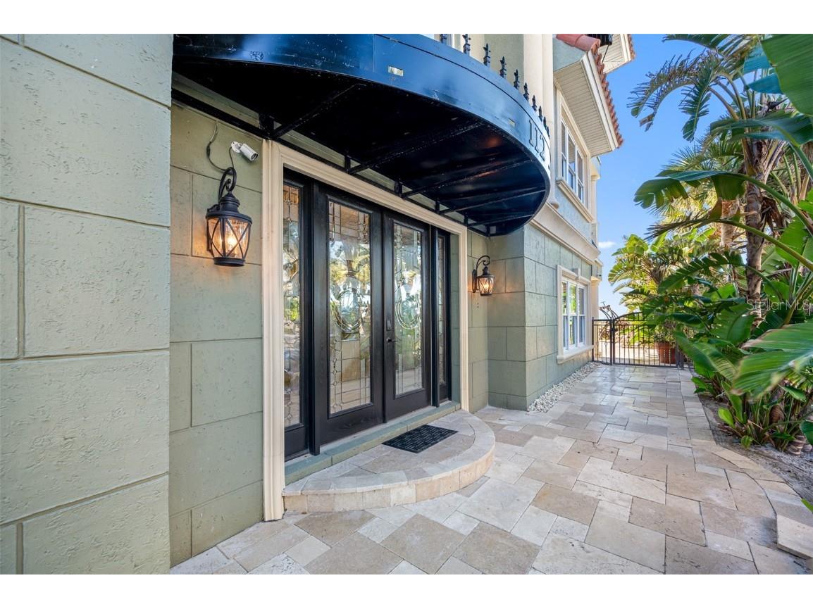 112 Beach Trail Indian Rocks Beach FL 33785 U8229979 image1