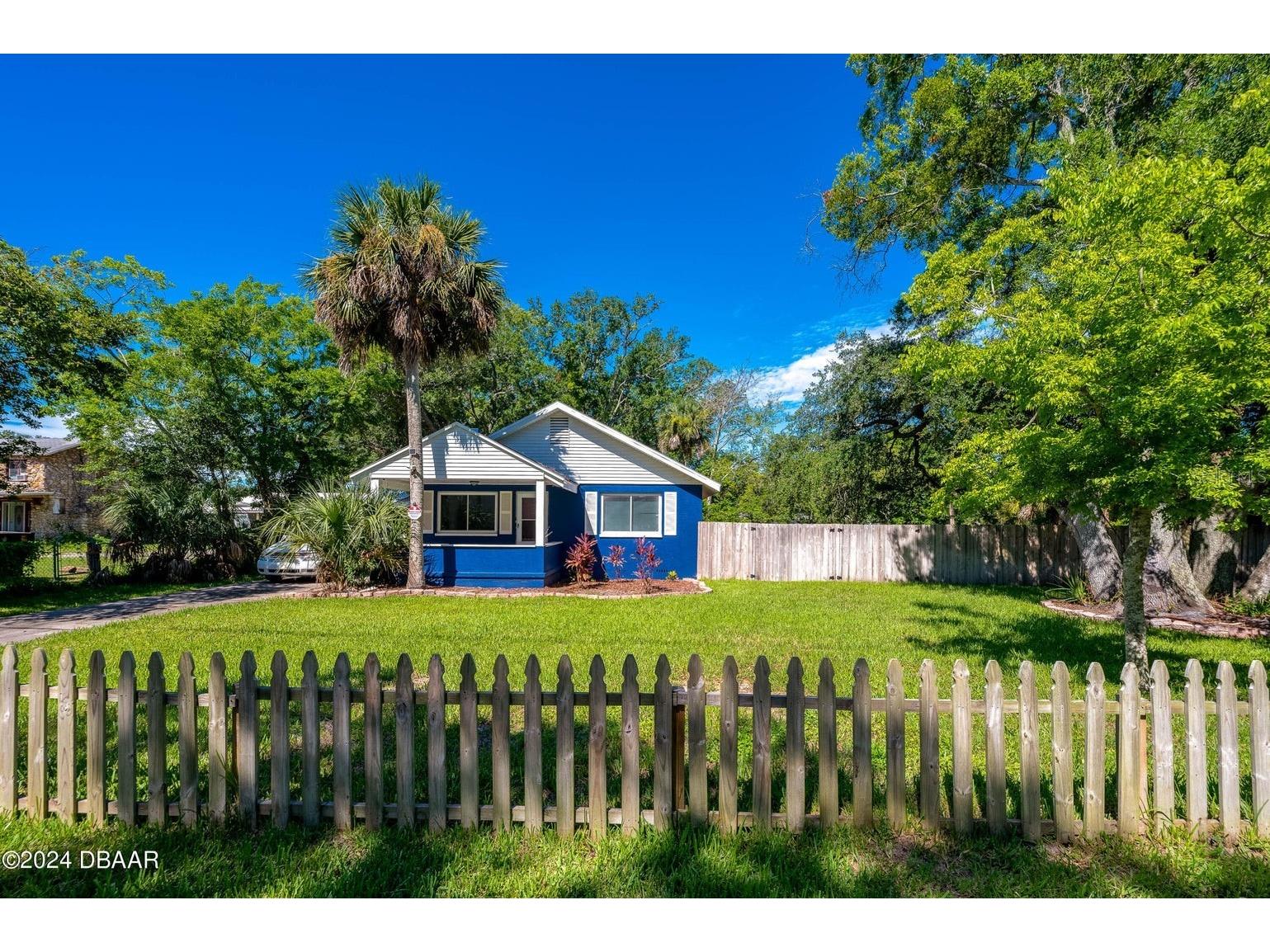 112 Center Street Daytona Beach FL 32117 V4948557 image1