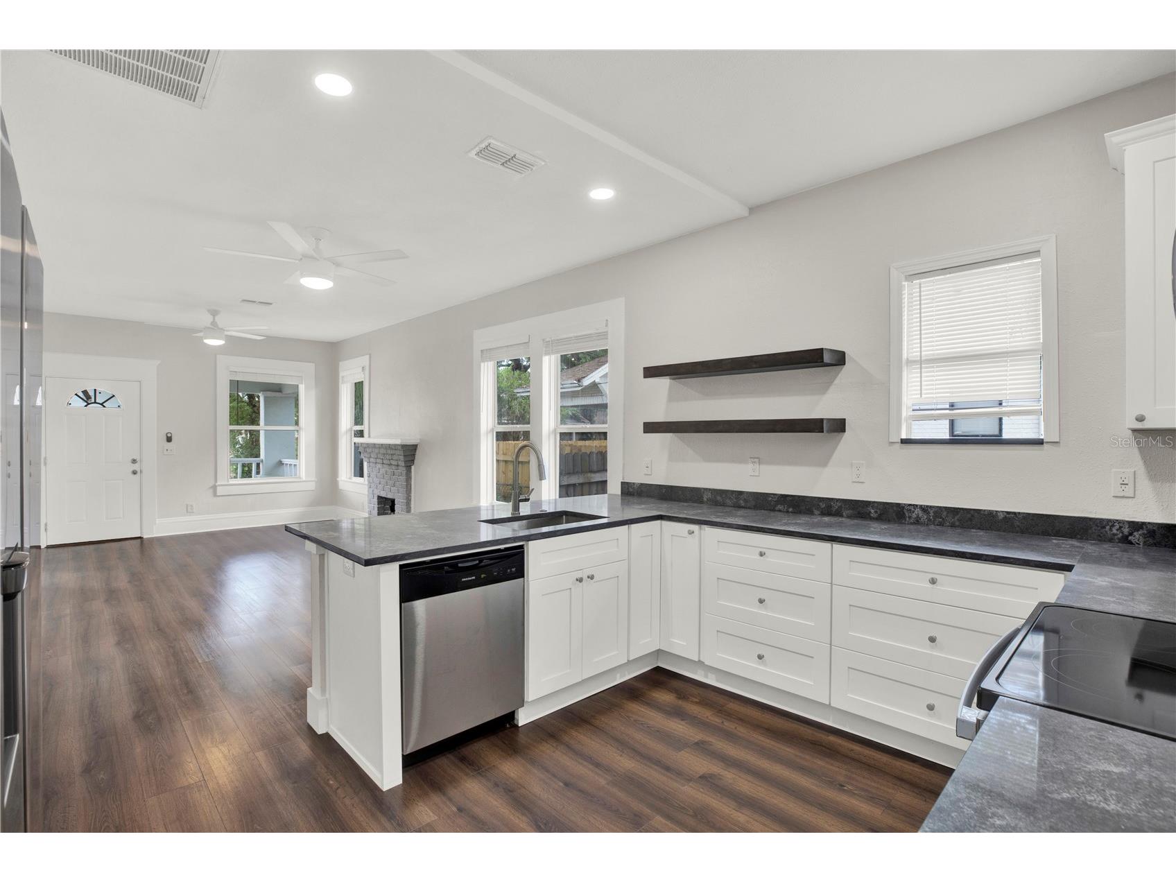 112 E Emily Street Tampa FL 33603 TB8511629 image5
