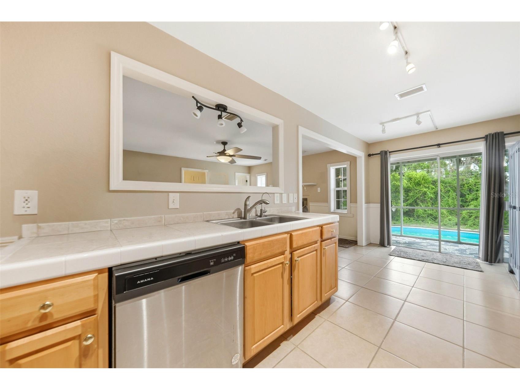 112 E Gardenia Street Howey In The Hills FL 34737 G5113528 image11