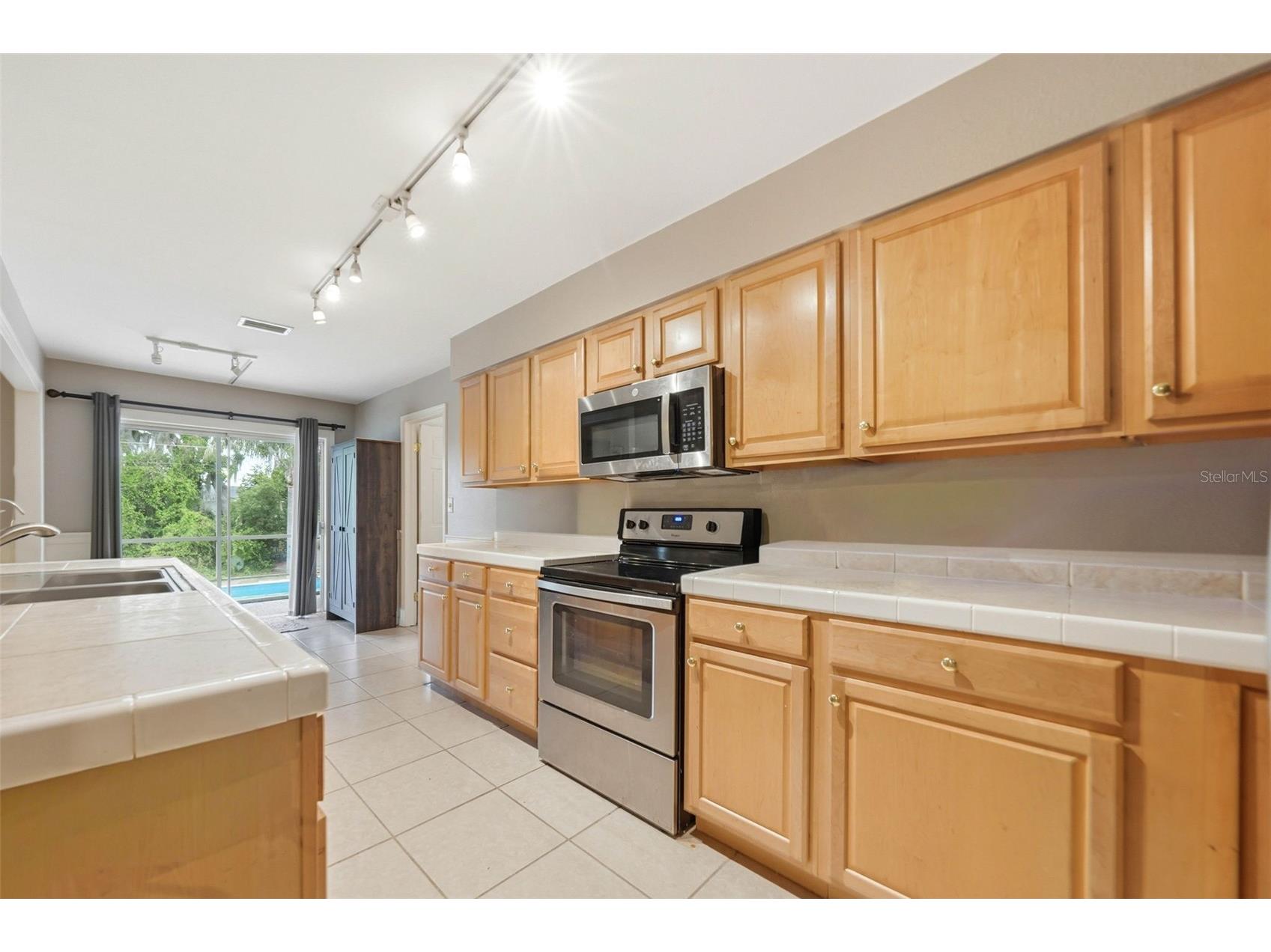 112 E Gardenia Street Howey In The Hills FL 34737 G5113528 image9