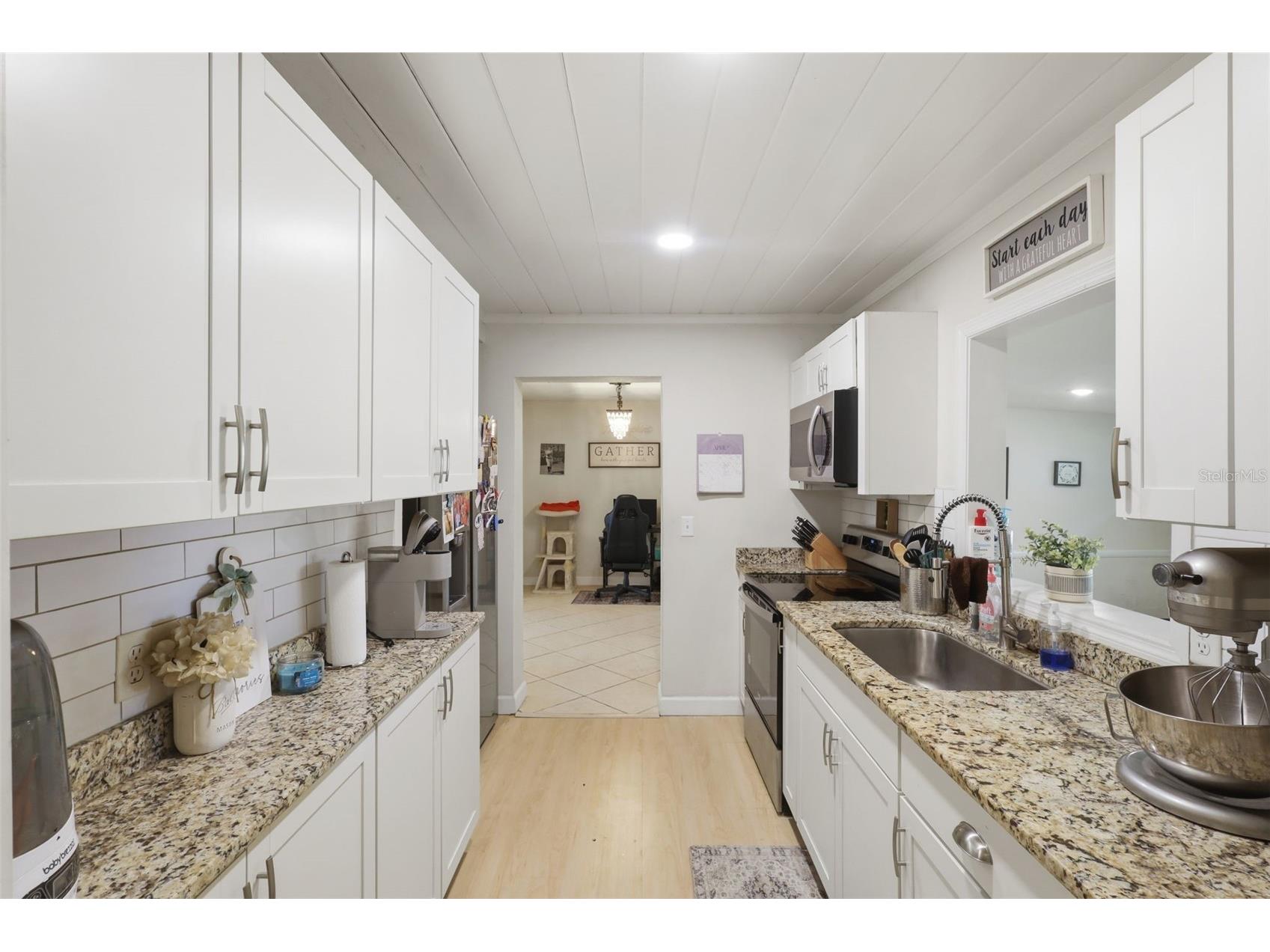 112 Edwards Avenue Orange City FL 32763 V4948493 image2