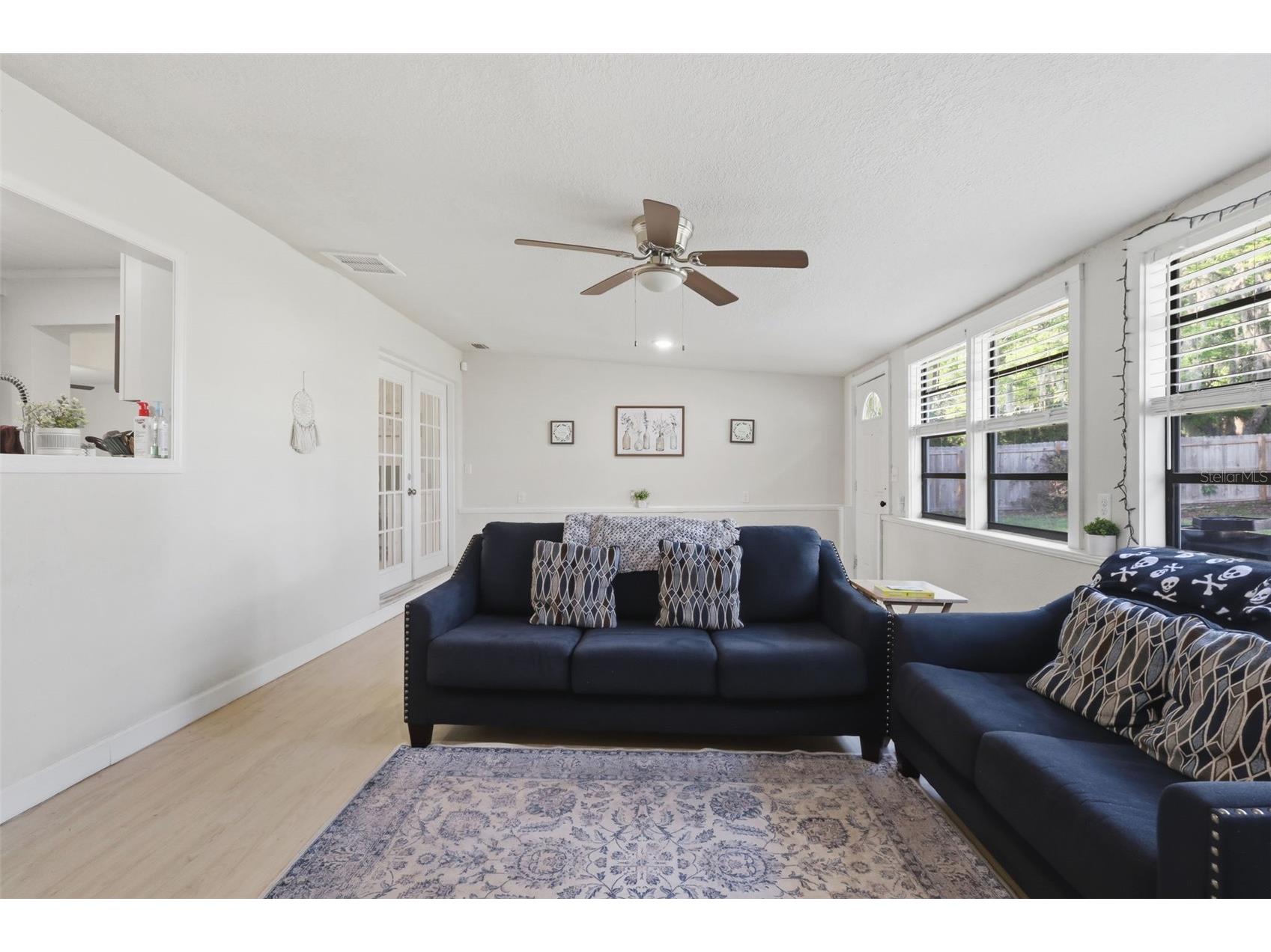 112 Edwards Avenue Orange City FL 32763 V4948493 image3