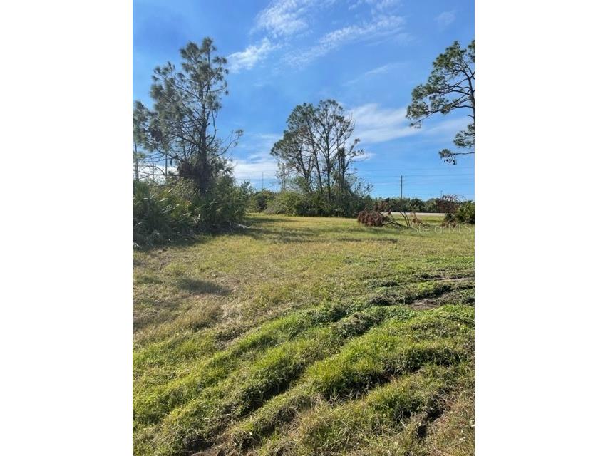 112 French Court Rotonda West FL 33947 C7470039 image1