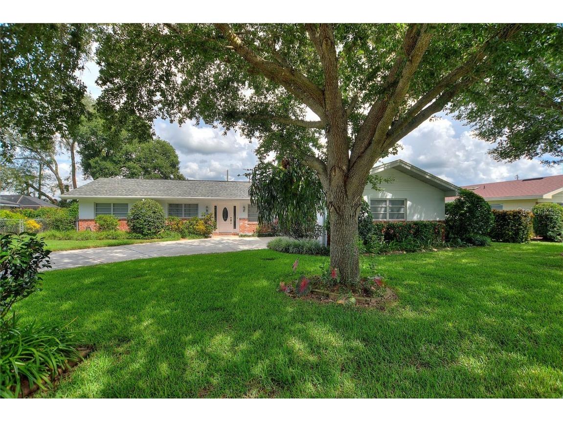 112 Holmes Place Winter Haven FL 33884 O6241098 image1