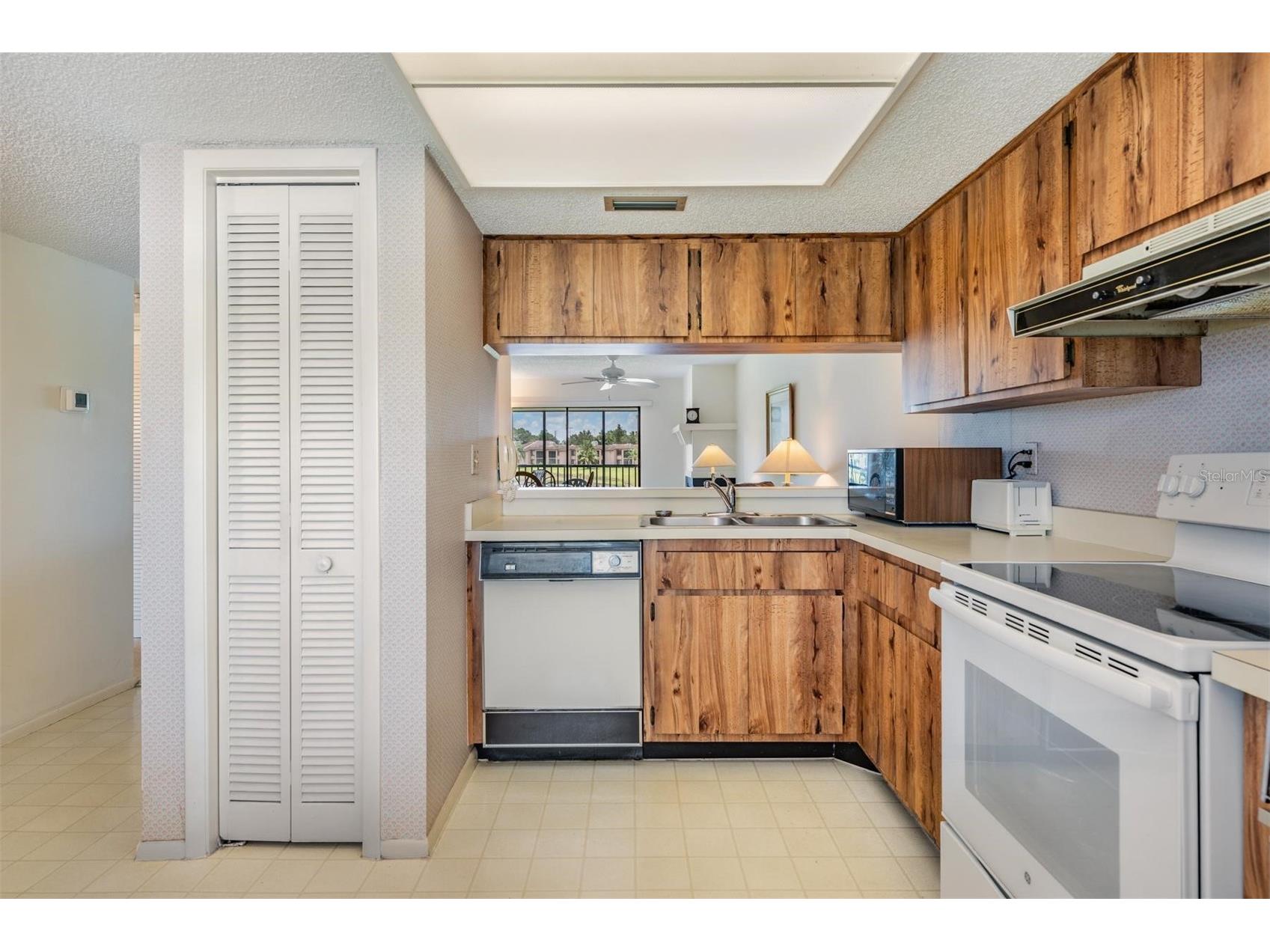 112 Lakeview Place #12 Oldsmar FL 34677 W7886045 image20