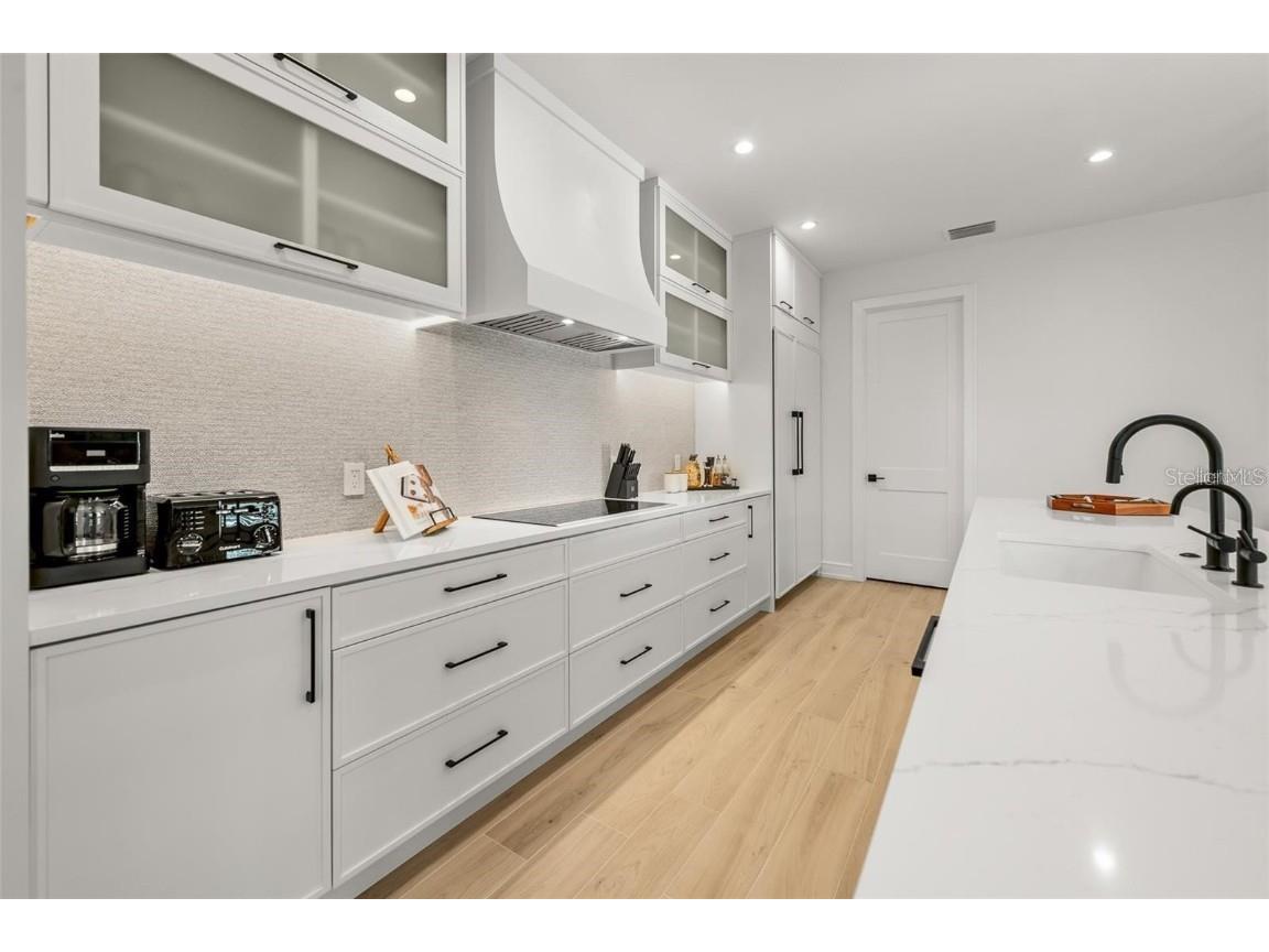 112 Maple Avenue Anna Maria FL 34216 A4663380 image18