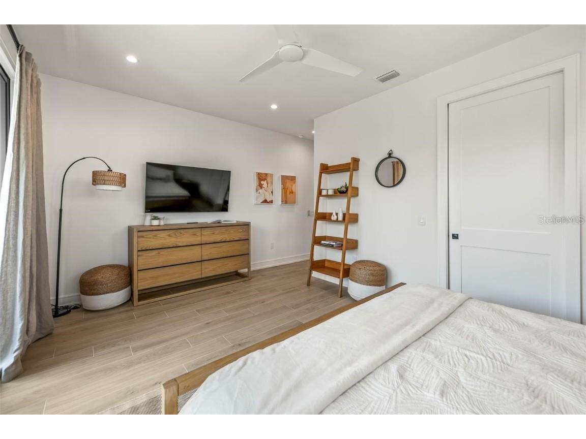 112 Maple Avenue Anna Maria FL 34216 A4663380 image37