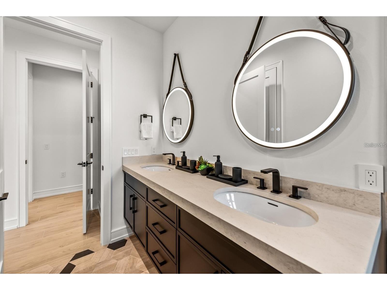 112 Maple Avenue Anna Maria FL 34216 A4692033 image33